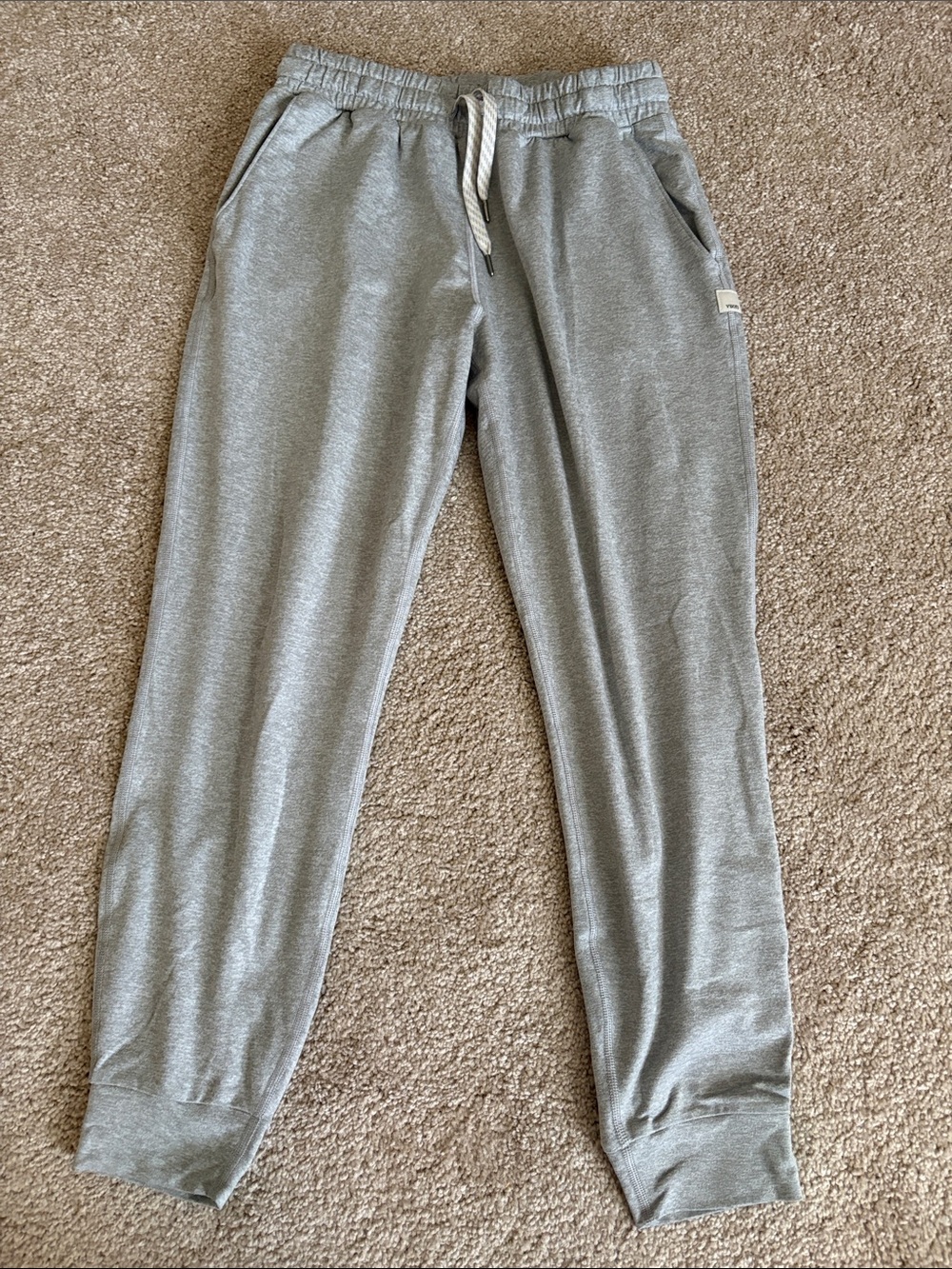 Vuori performance joggers